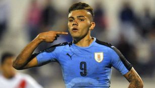 Nicolás Schiappacasse en partido con Uruguay