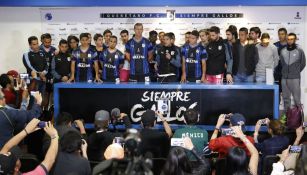 Jugadores de Querétaro durante una conferencia de prensa
