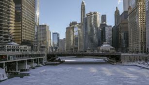 Las intensas temperaturas cubrieron con hielo el río de Chicago