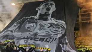 Aficionados del Nantes rinden homenaje a Emiliano Sala