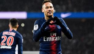 Neymar festeja gol con el PSG