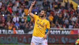 Gignac festeja su gol ante el Atlas