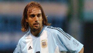 Gabriel Batistuta durante un partido con la Selección Argentina