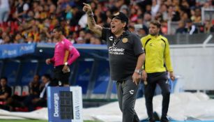 Maradona da indicación en juego de Dorados