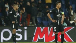 Mbappé y Thiago Silva cabizbajos tras eliminación del PSG 