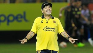 Diego Armando Maradona festeja triunfo de Dorados