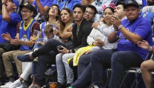 Reyna observa juego de Capitanes