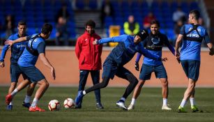 Diego Reyes (c), durante un entrenamiento con el Leganés