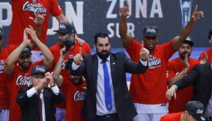 Ramón Díaz y los Capitanes festejan el pase a las Finales de la LNBP