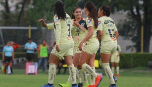 América femenil celebrando un gol ante Veracruz
