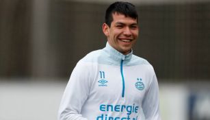 Chucky Lozano durante un entrenamiento del PSV