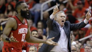 Harden y D'Antoni durante el partido vs Jazz