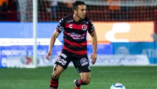 Omar Mendoza durante un juego de Xolos