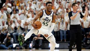 Donovan Mitchell celebra la victoria ante Rockets