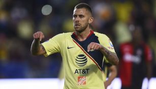 Jérémy Ménez festeja una anotación con el América