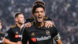 Carlos Vela festeja un gol con el LAFC