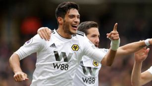 Raúl Jiménez celebra gol contra Watford