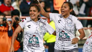 Pachuca Femenil celebra una anotación frente al Atlas 