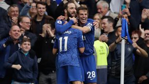 Higuaín celebra un tanto con Chelsea en Premier 