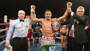 'Alacrán' Berchelt en festejo, durante la función de Boxeo 'Noche de Gloria'