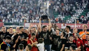 Jugadores del Valencia festejando su título de Copa 