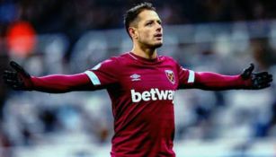 Javier Hernández celebra un gol con el West Ham 