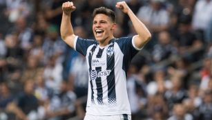 Arturo González celebra una anotación con Rayados 