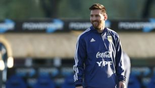 Messi sonríe durante un entrenamiento con la Albiceleste