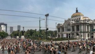 Ciudadanos participan en la Rodada Mundial Ciclista al Desnudo 2019