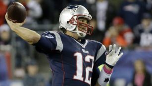 Brady durante un juego con los Patriotas 