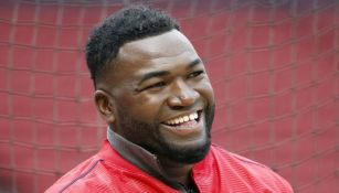 David Ortiz sonríe durante una práctica de Red Sox en 2016