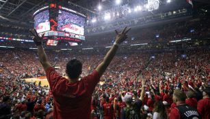 Aficionados de Toronto durante el Juego 2 de las Finales de la NBA