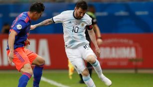 Messi intenta quitarse la marca rival