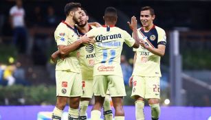 Jugadores del América festejan un gol en el Clausura 2019