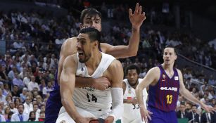 Gustavo Ayón en el partido con el Barcelona