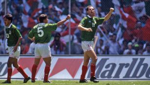 Zague celebra una de sus siete dianas vs Martinica en Copa Oro 1993