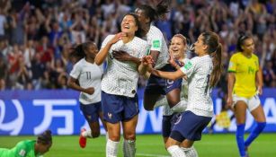 Valerie Gauvin festeja gol contra Brasil