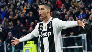 Cristiano Ronaldo festeja una anotación con la Juventus