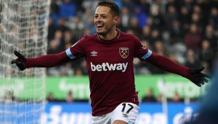 Chicharito Hernández celebra un tanto con West Ham 