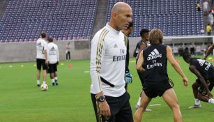 Zinedine Zidane dirige una sesión del Real Madrid 