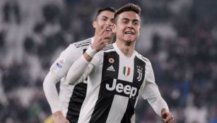 Paulo Dybala festeja tras marcar gol con la Juventus