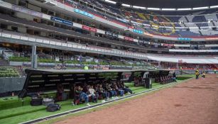 El cambio de lugar de las bancas en el Estadio Azteca 