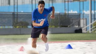 Luis Suárez entrena en las instalaciones del Barcelona 