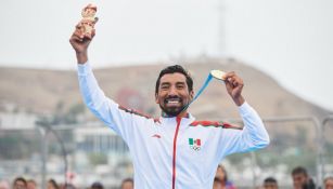 Crisanto Grajales presume su medalla de Oro en Lima 2019