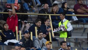 Repartidor de cerveza en el estadio de C.U.