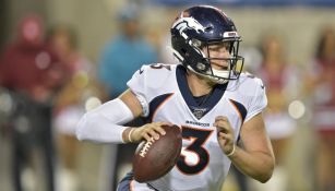 Drew Lock durante el juego del Salón de la Fama 