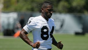 Antonio Brown en práctica de los Raiders