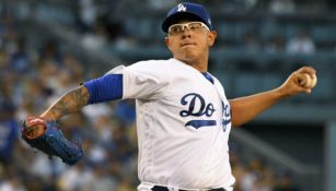 Julio Urías durante un partido con los Dodgers