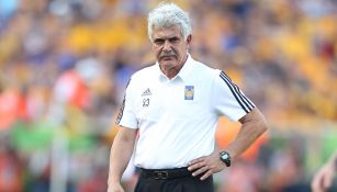 Ferretti camina durante un juego de Tigres