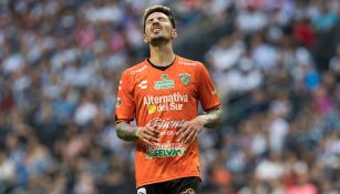 Jonathan Fabbro se lamenta en un partido con Jaguares